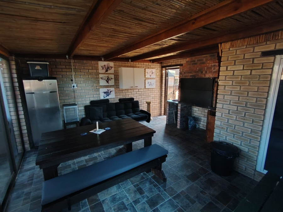 2 Bedroom Property for Sale in Walmer Downs Eastern Cape